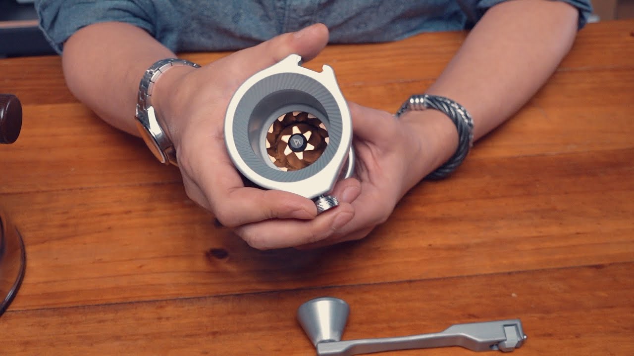 「開箱」無中軸、低殘粉！！咖啡手磨未來的趨勢？ Knob Grinder