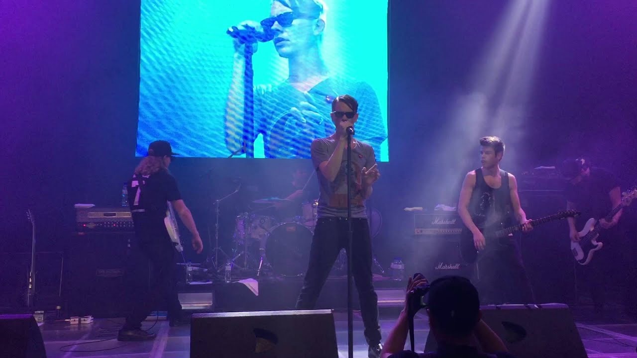 Cat and Mouse - The Red Jumpsuit Apparatus Live in Manila @ Skydome [HD]