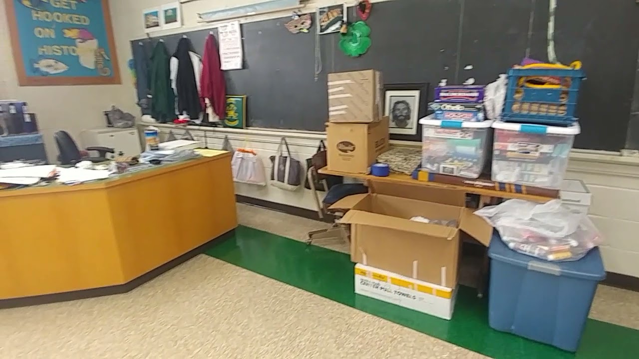 High School History Classroom Setup: I unpacked SO many boxes today!
