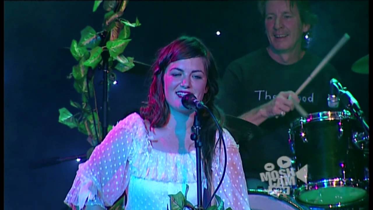 Angus & Julia Stone - Private Lawns (Live in Sydney) | Moshcam
