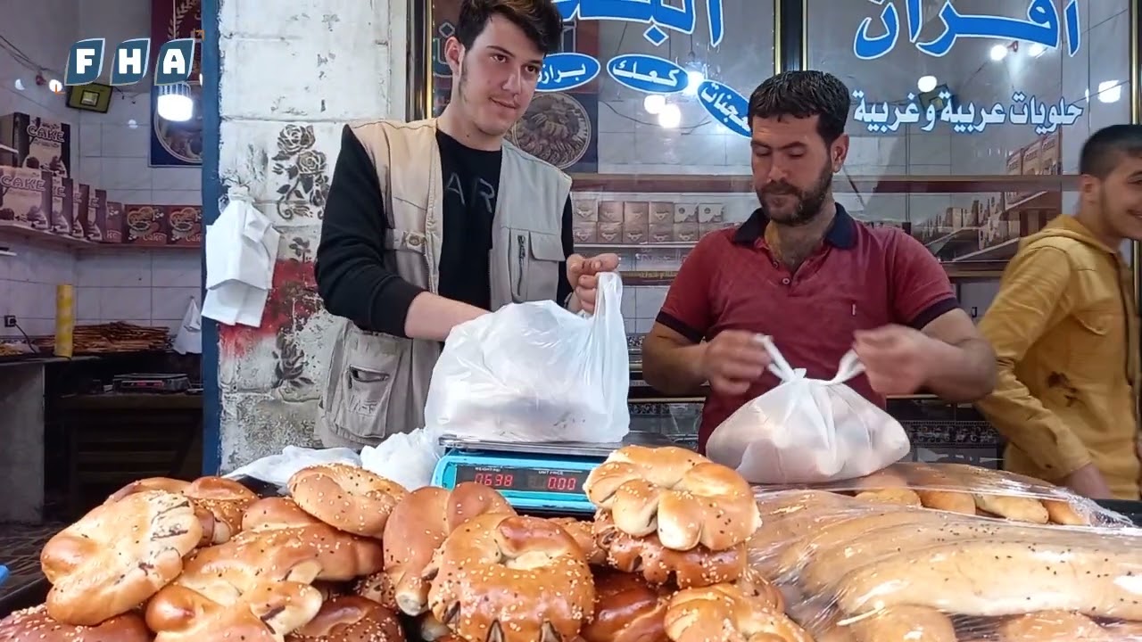 أشهر المعجنات الرمضانية.. أفران البحر في جسر الشغور تقدم المعروك خلال رمضان وتشهد إقبالاً كبيراً