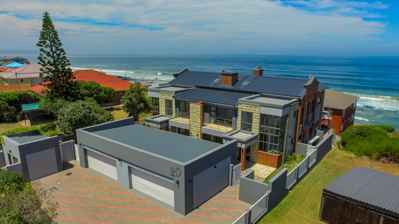 8 Bedroom For Sale | Mossel Bay Central
