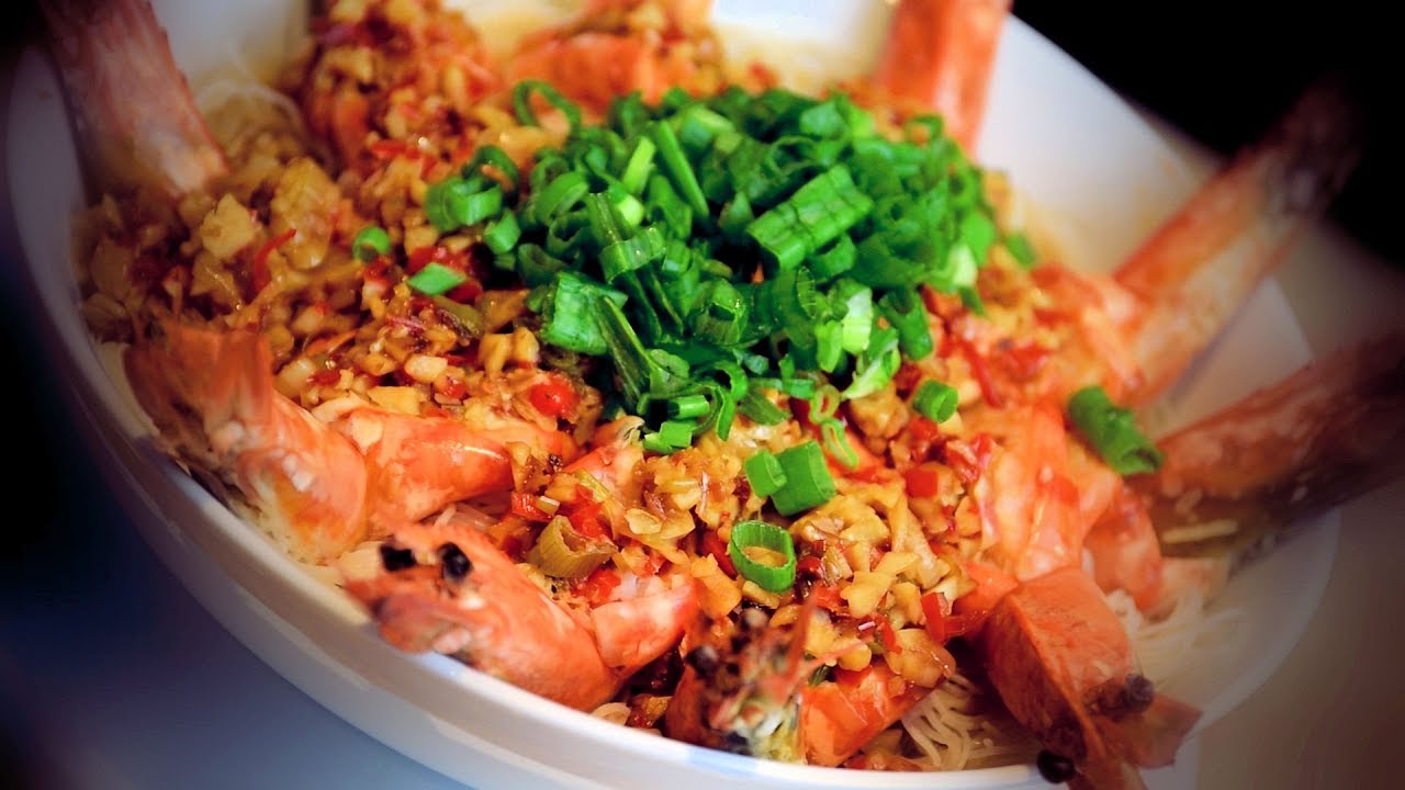 Garlic Prawns & Rice Noodles (Chinese Spicy Cooking Recipe)