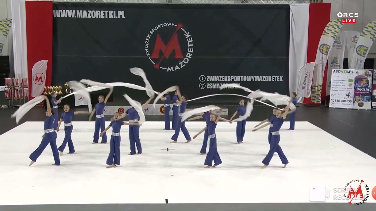 Mażoretki MAŁY ZYGZAK - show