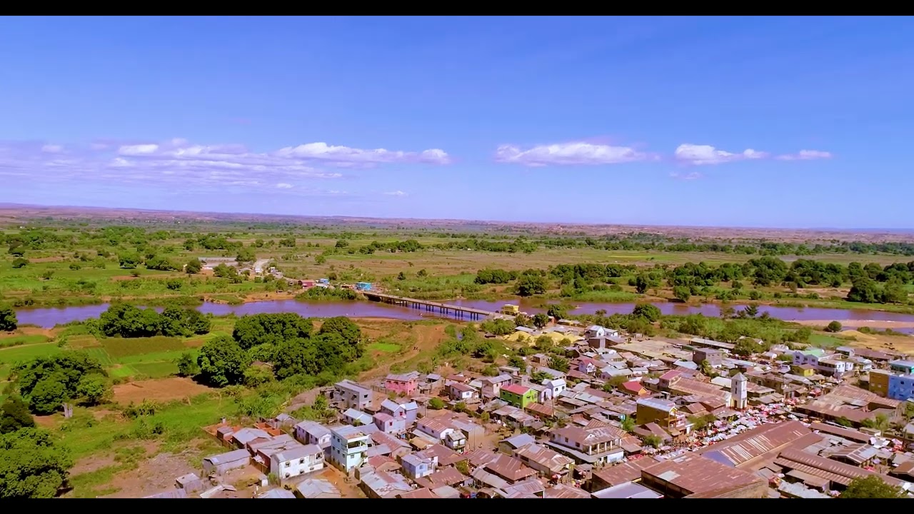 DRONE Mampikony vue du ciel 4k UHD 2023 no Copyright