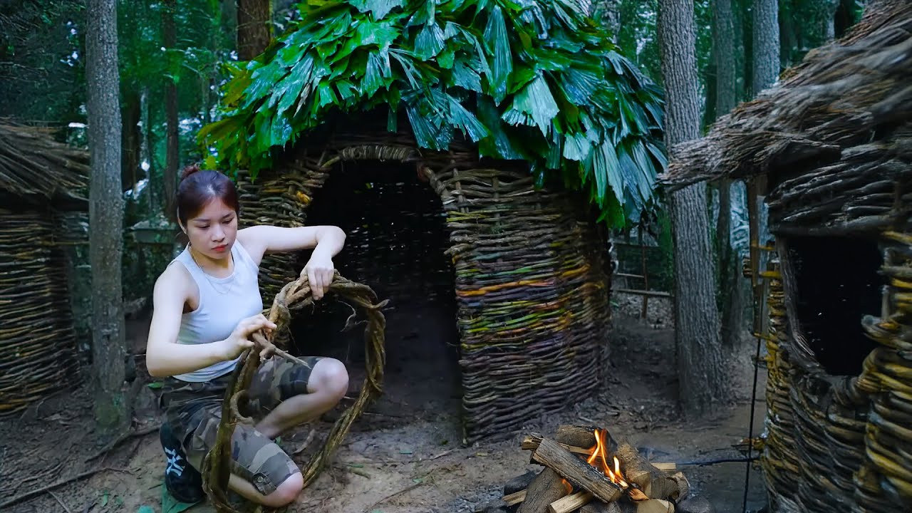 Make A Bushcraft Tent From Forest Rope - Listen To The Sounds Of The Forest And Cook - New Life