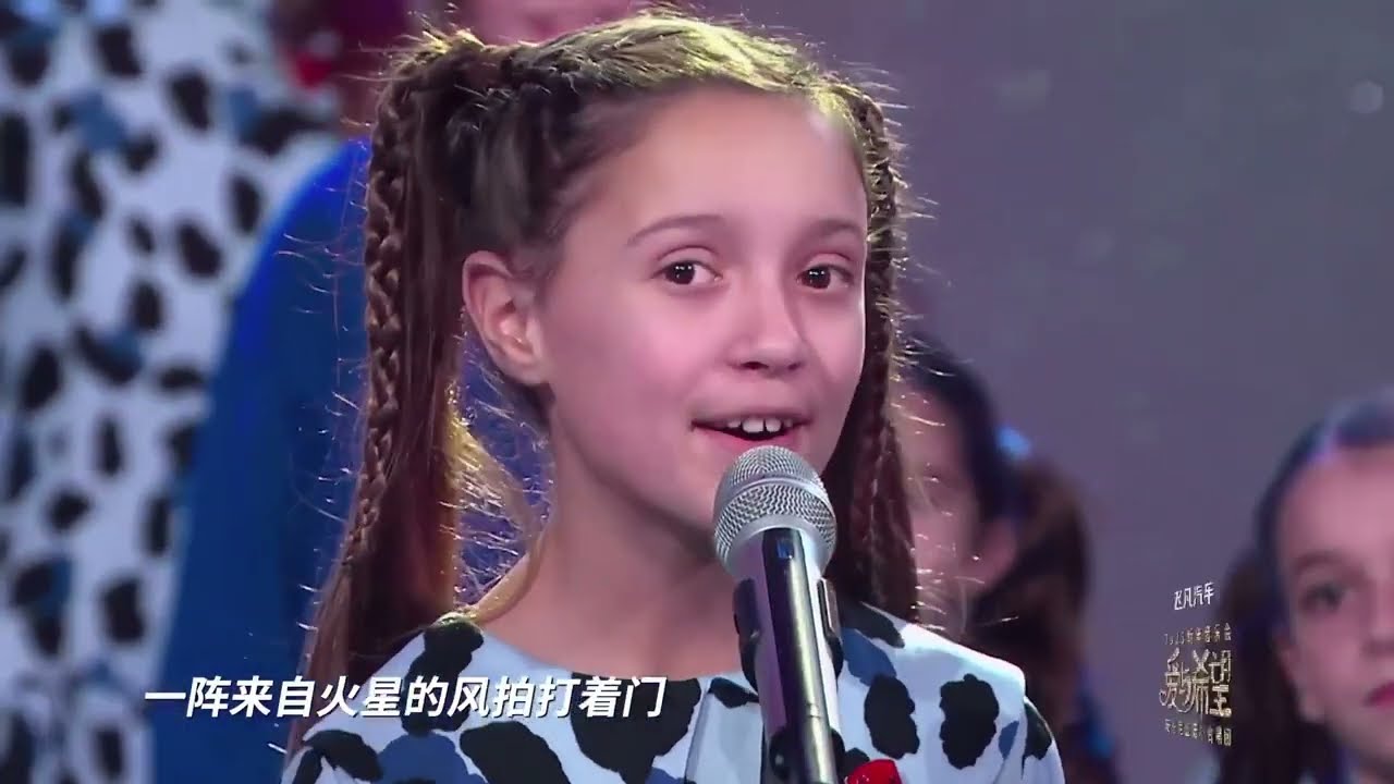 il mondo alla rovescia- piccolo coro dell’Antoniano, Martina
