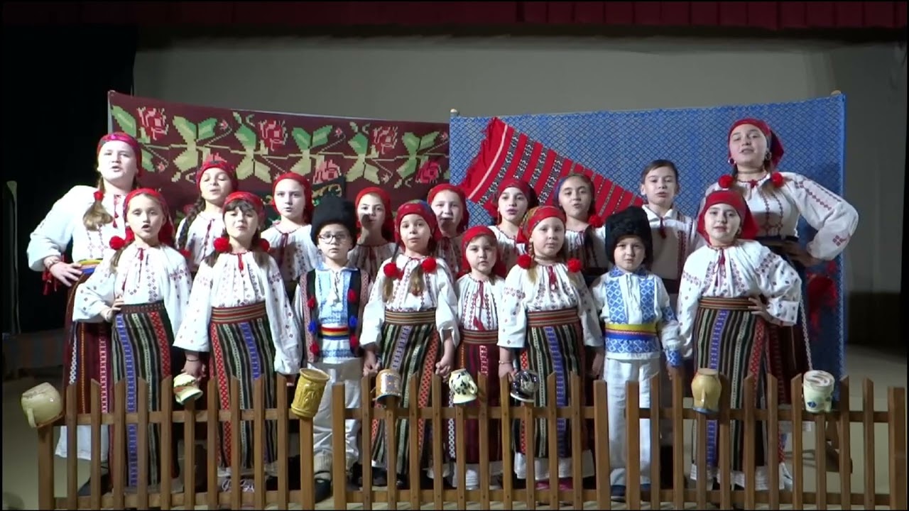Grupul folcloric - Muguraşii Râmniceni - Mama mea cu suflet blând