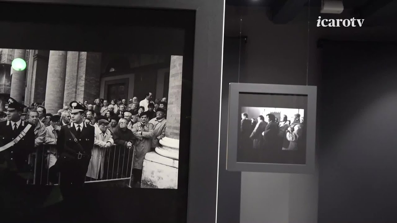 “Rimini 1993-2023: il funerale di Fellini nelle immagini inedite di Marco Pesaresi”, la prese...