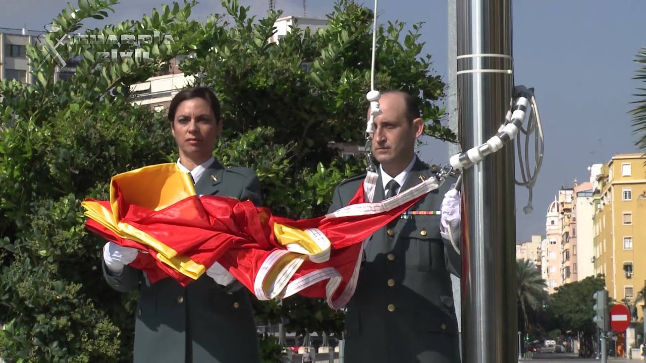 Solemne izado de la Bandera Nacional en Valencia