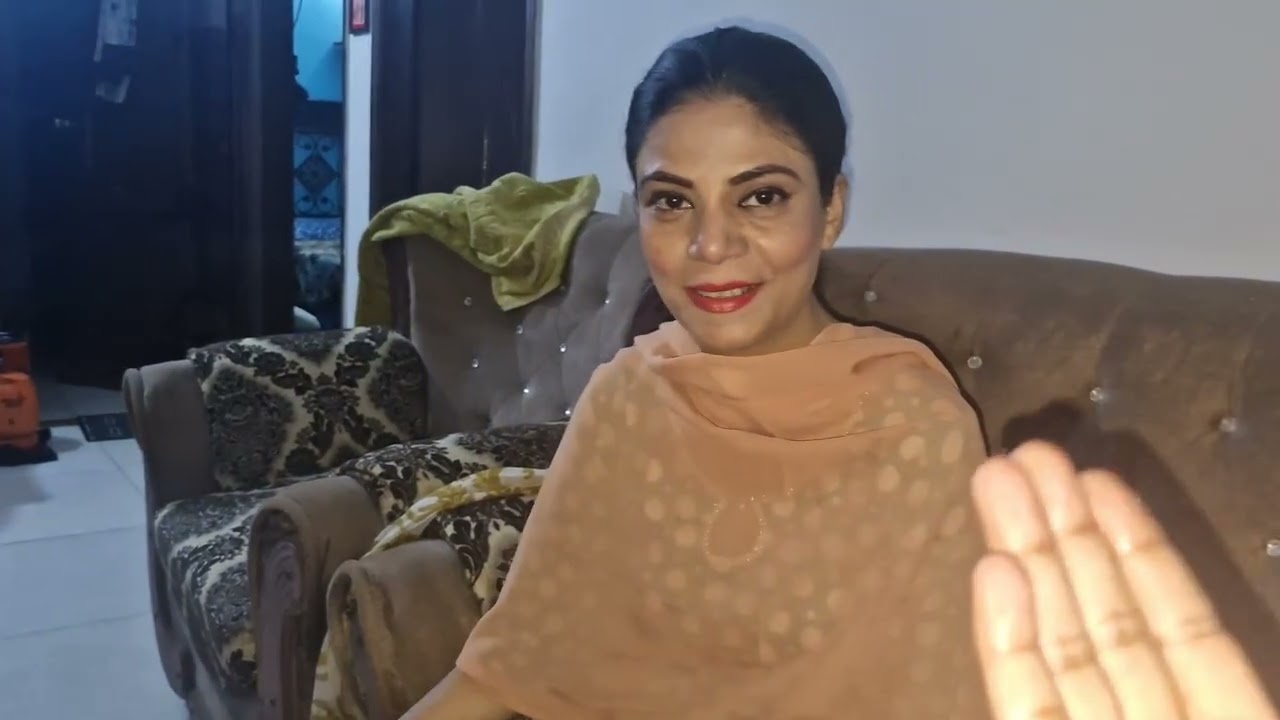 Aaj mujhsy meri best frndiiiiiii milny aaey !! Anam ali vlog