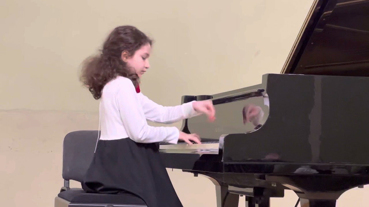 Sergei Prokofiev - Etude op.2 No.4- Sesili Sivsivadze (8yo)
