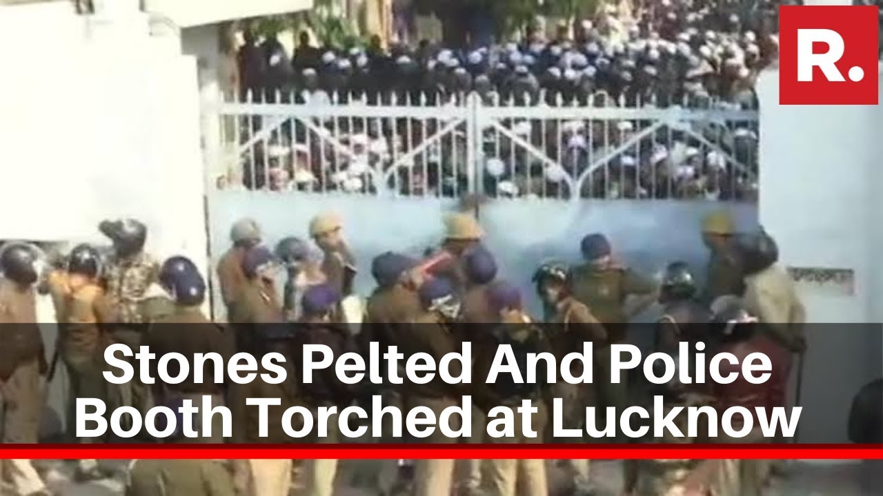 Lucknow Protests Turn Violent, Vandals Torch Police Stations & Hurl Stones At Cops