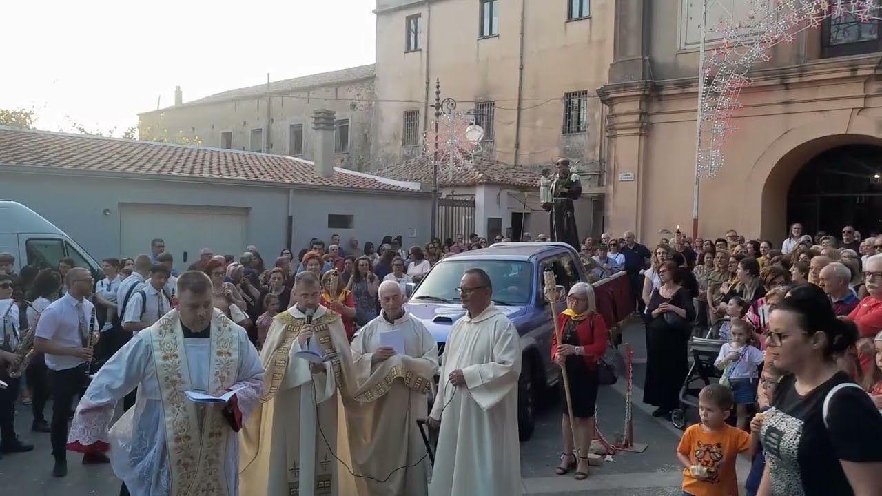 Vibo valentia l'uscita  in processione di S.Antonio di Padova