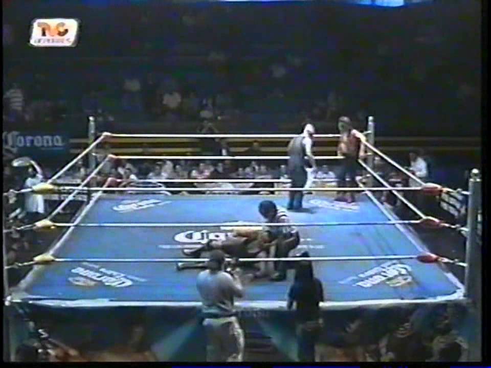 IWRG: Villano III vs. Sangre Chicana, 2009/09/03