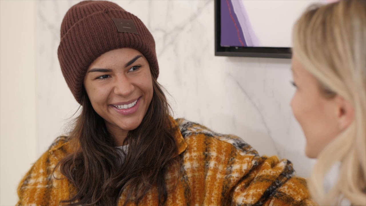 LEA DJAJA S'OFFRE UN MAQUILLAGE PERMANENT DES "SOURCILS POUDRES" (POWDER EYEBROWS) DE CHEZ MAUD