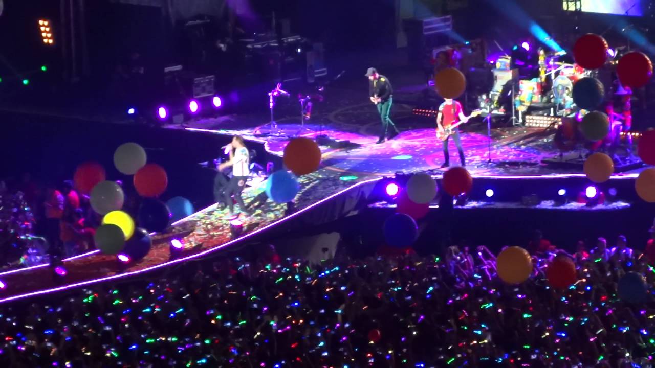 COLDPLAY - Adventure Of A Lifetime - LIMA 2016-04-05