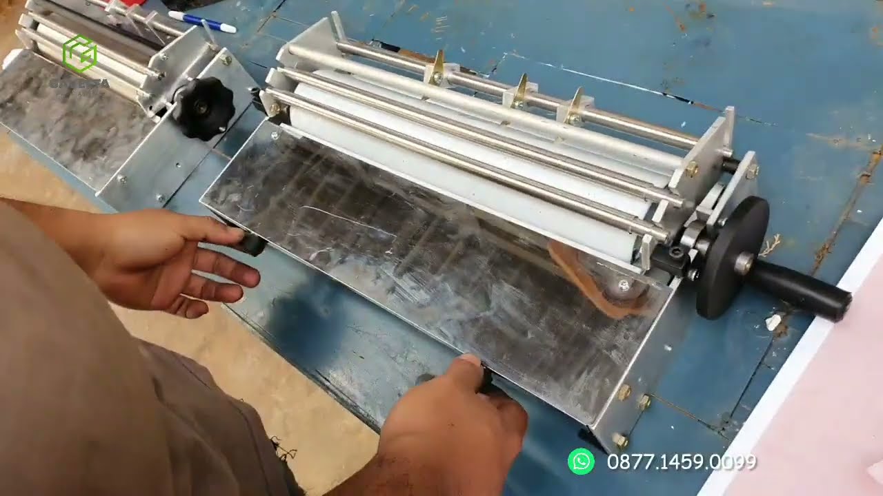 Mesin lem putih manual ukuran 35 cm hasil rata dan cepat untuk produksi hardcover, box dan lainnya
