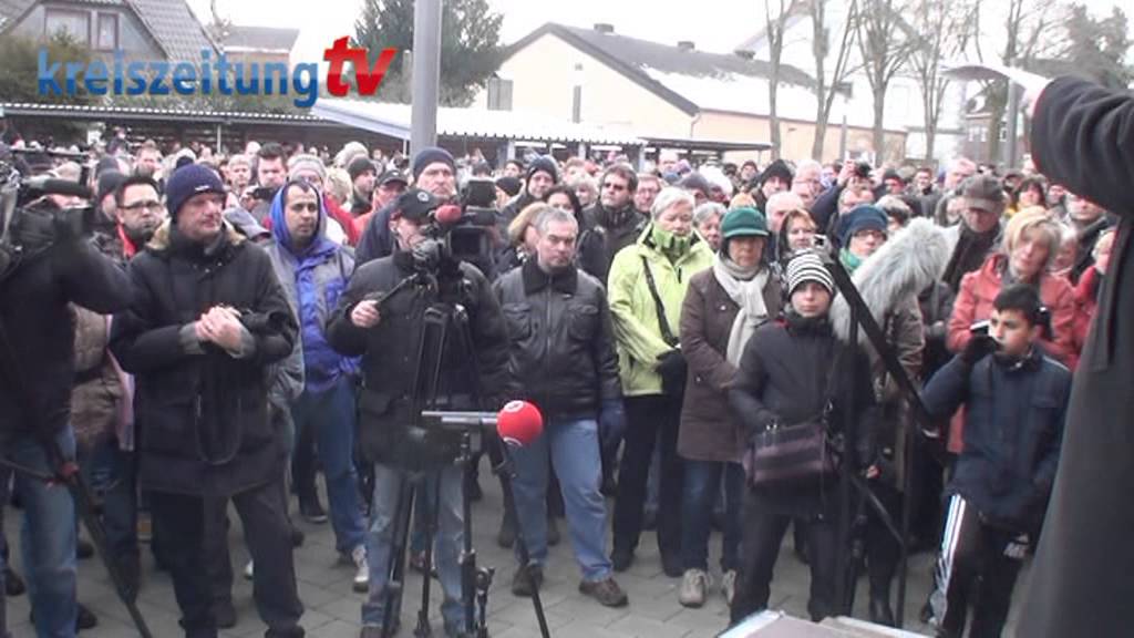1500 Menschen bei Trauerfeier in Weyhe
