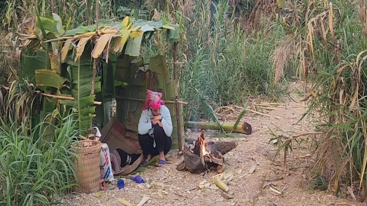 Homeless Single Mother Cries When Old Woman Gives Her a House