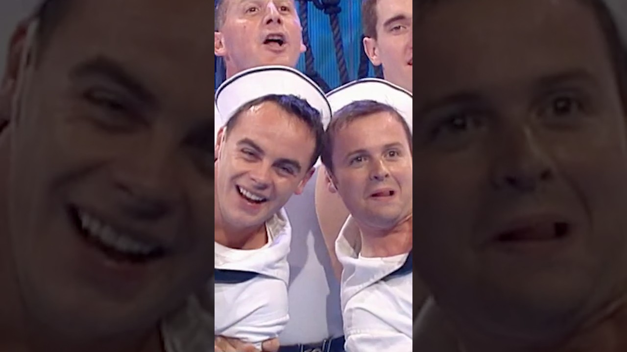 От студийного освещения до режима выживания &mdash; всё очень быстро 👀 #antanddec #navy #whatsnext