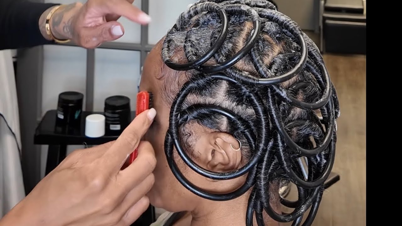 $0.00 Ring Set on gray natural hair 👩🏼‍🦳 | straw set curls