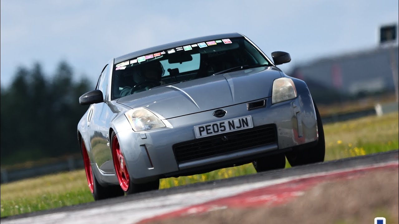 Yokohama ad09 helping the 350z keep up with a Lotus Elise sport 240