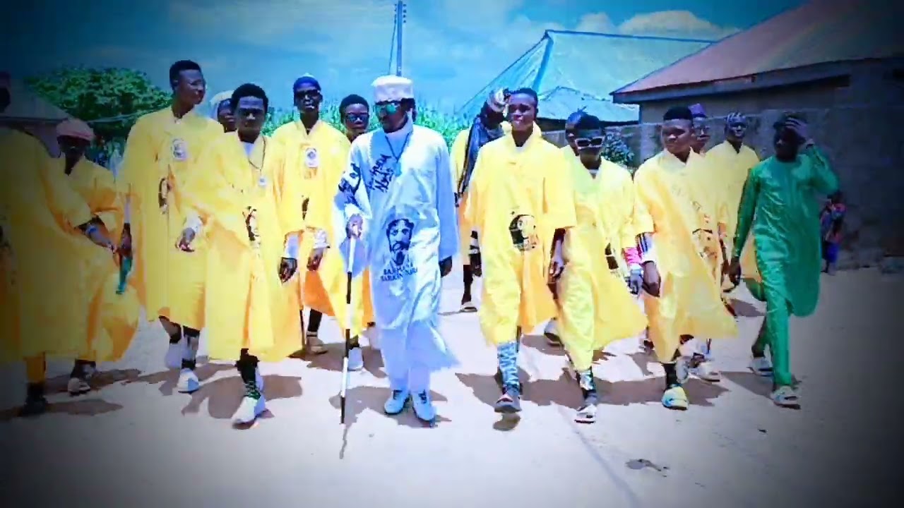 ALHAMDULILLAHI WALKING AROUND VISITING ELDERS IN GOYIKO TAKO WASA VILLAGE NIGER STATE.