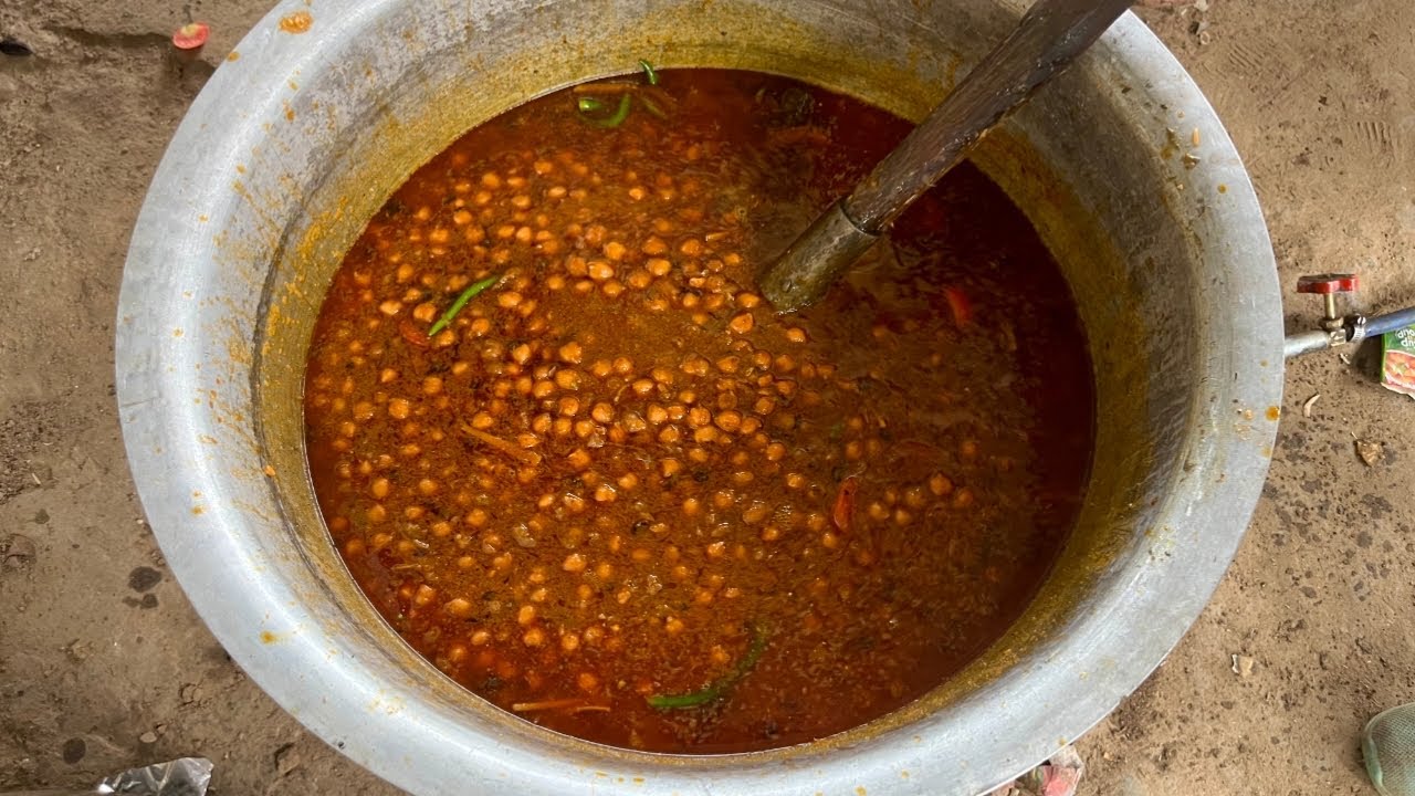 शादी वाले पंजाबी मसाला छोले बनाना सीखो हलवाई भैया से - PUNJABI MASALA CHOLE Recipe