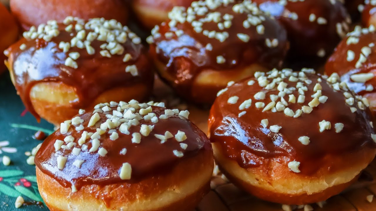 Przepis na domowe, tradycyjne pączki o niebanalnym smaku- toffifee #tłustyczwartek #pączki