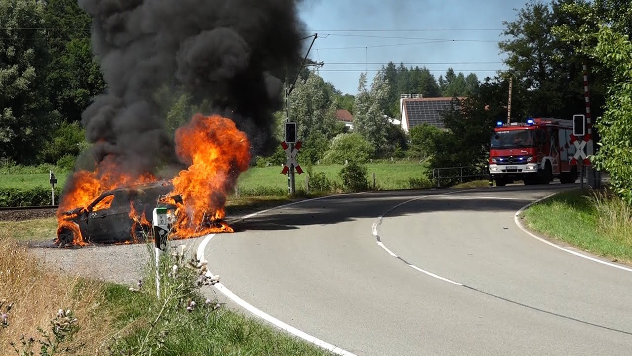 Feuerwehr ausgebremst - Pkw-Brand Tecklenburg Leeden am 07.07.2023