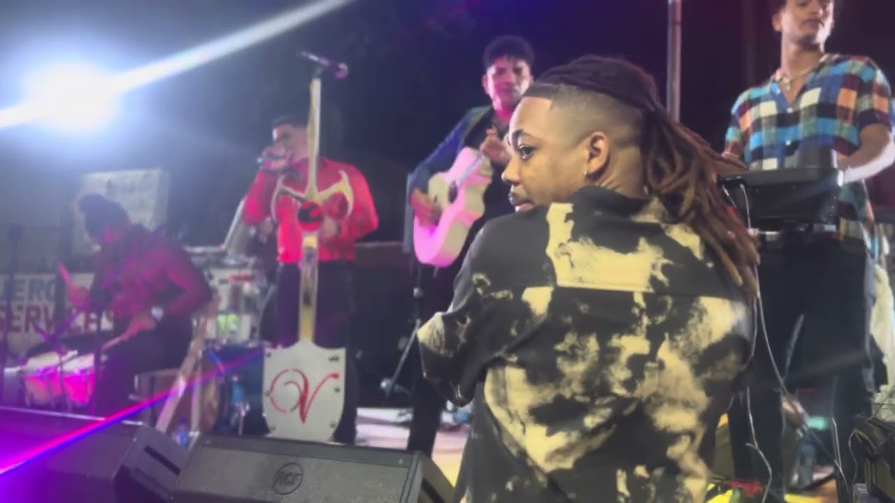 Carlos el gusto de la Bachata y el varón de la Bachata amor de febrero #music #parati #bachata