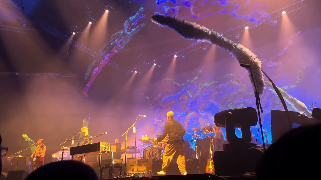 Whispers and Moans: Crowded House LIVE, Madrid, ES, 27/10/2024