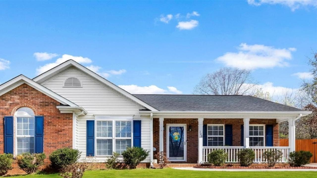 708 Peregrine Court, Gastonia, NC Presented by Pam Wigington.