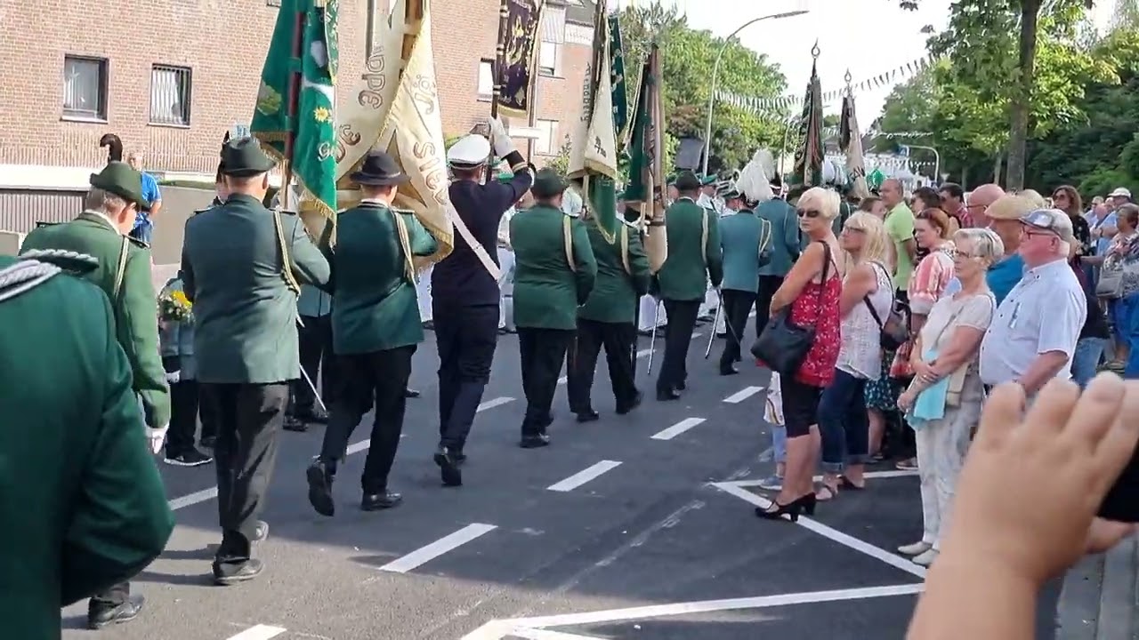 Schützenfest Windberg Großheide Mönchengladbach 2022, Frontabnahme durch Traditions Fahnen
