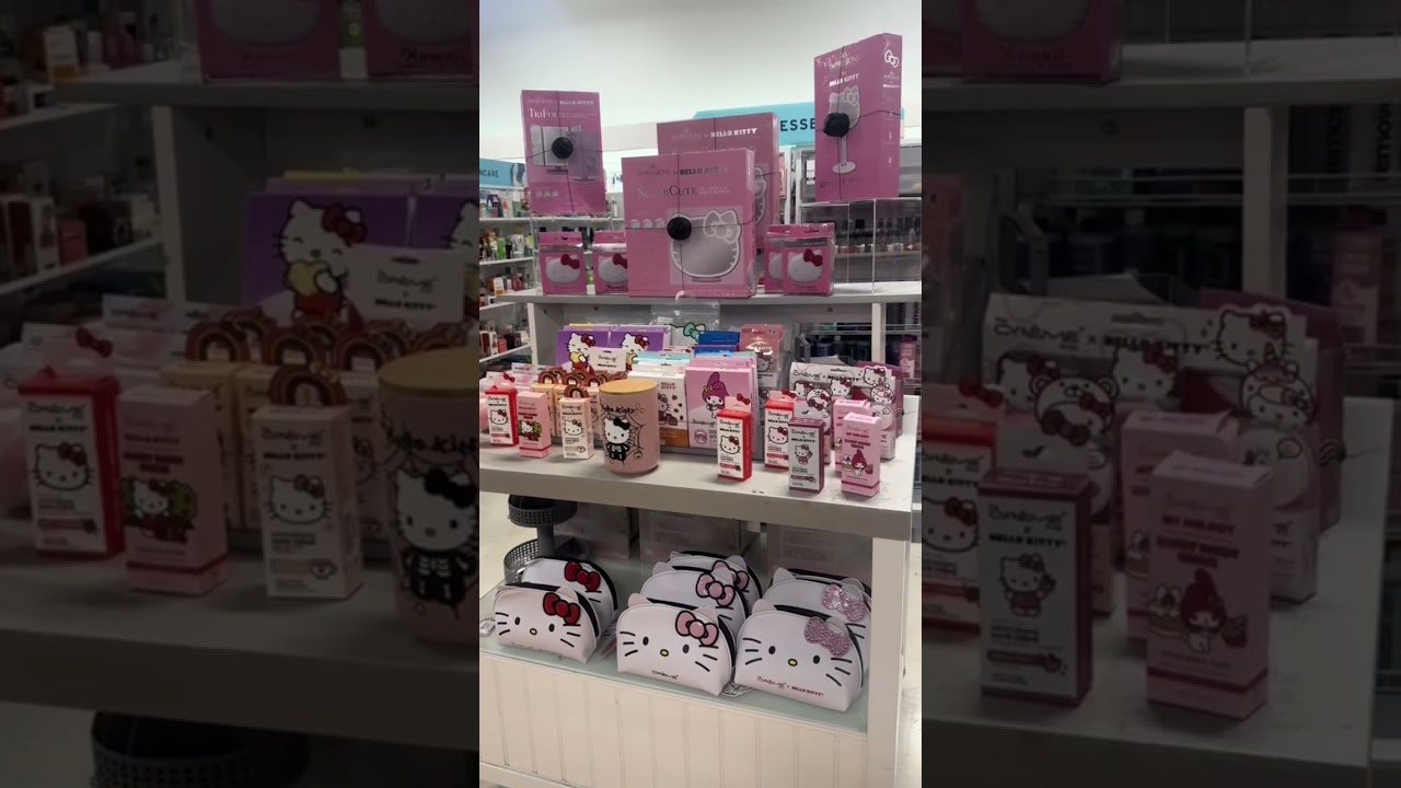 this hello kitty set up is so cute 💗🎀 #hellokittyforever #pinkbag #hellowkitty #sanrio