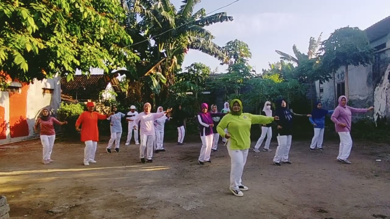 SENAM RINDU AKU RINDU KAMU Bantengan (Koreo MeiNining)STI PAMENANG Bendogerit Kota Blitar
