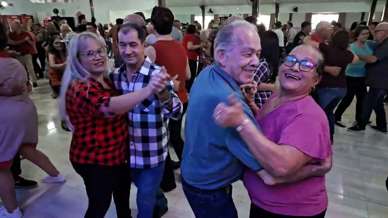 Grande matine nos idosos da Cidade Sul em Dois Vizinhos no Paraná(com marcos e margarida)