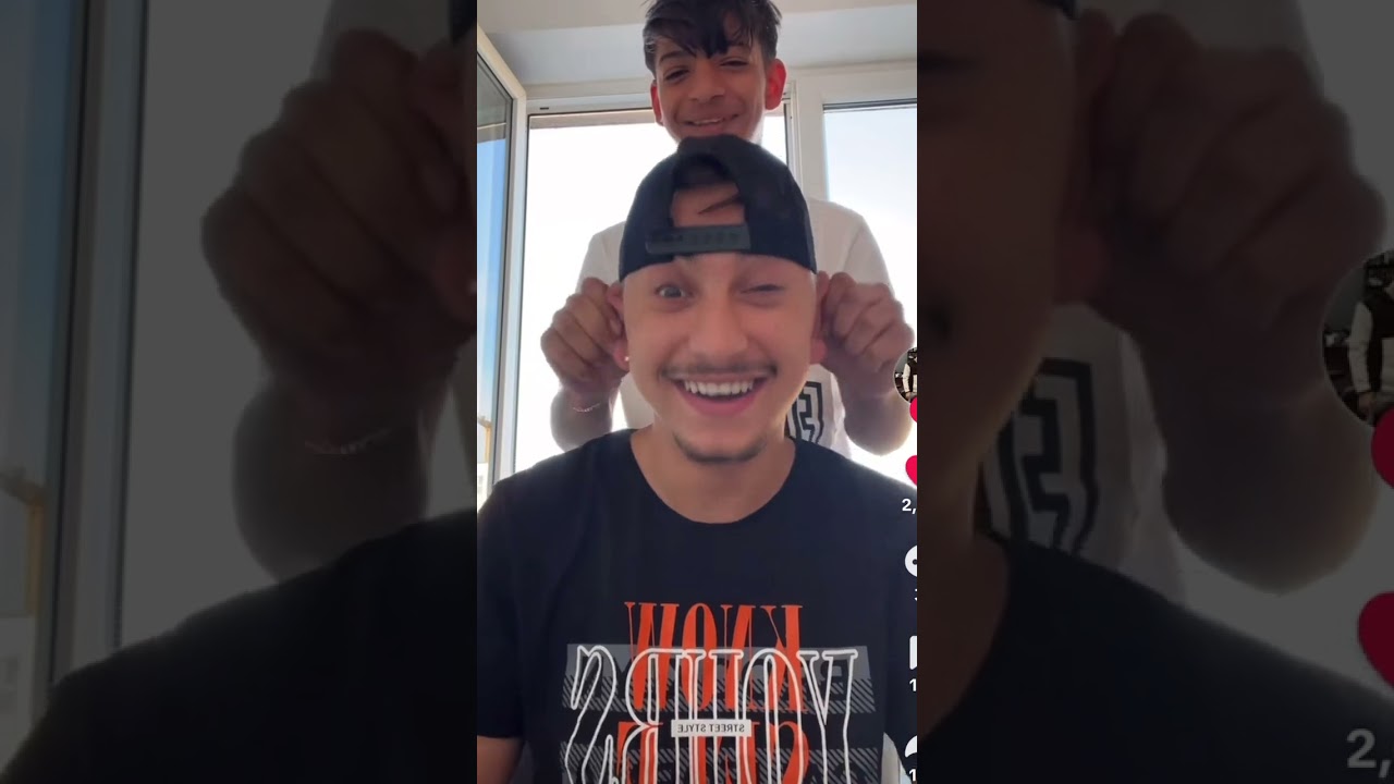 Ear-twisting motorbike (tiktoks)🤣👂🛵