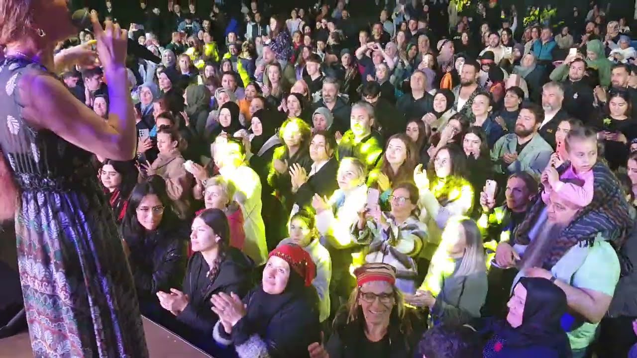 Zeynep Başkan~Gurbetçilerimiz ile Türkü Potpori~Almanya Bielefeld Yayla Kadırgası 2024