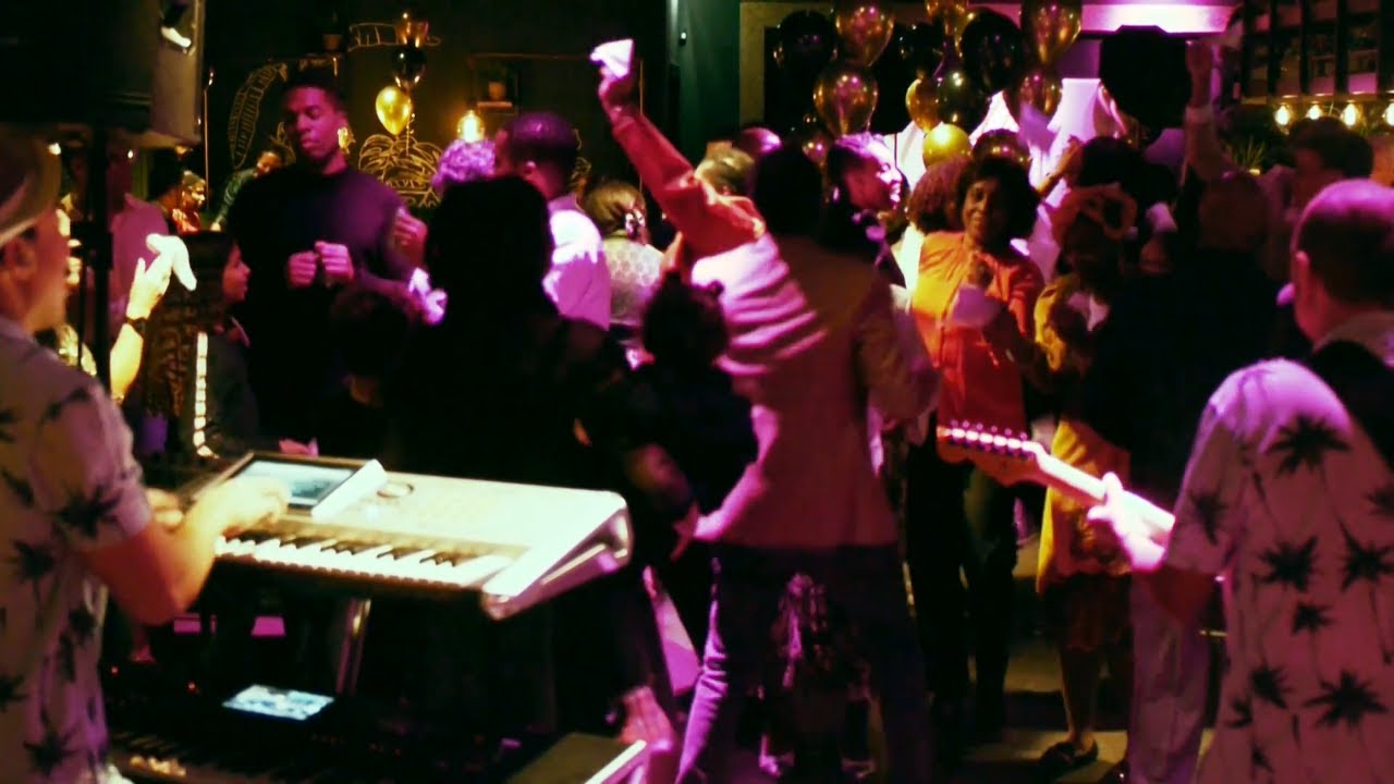 Verjari polonaise live door Tropical Adventure