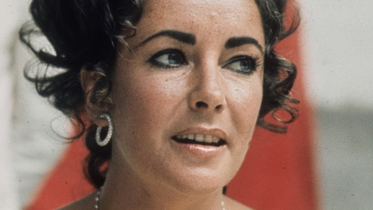 La nieta de Elizabeth Taylor es Simplemente IMPRESIONANTE