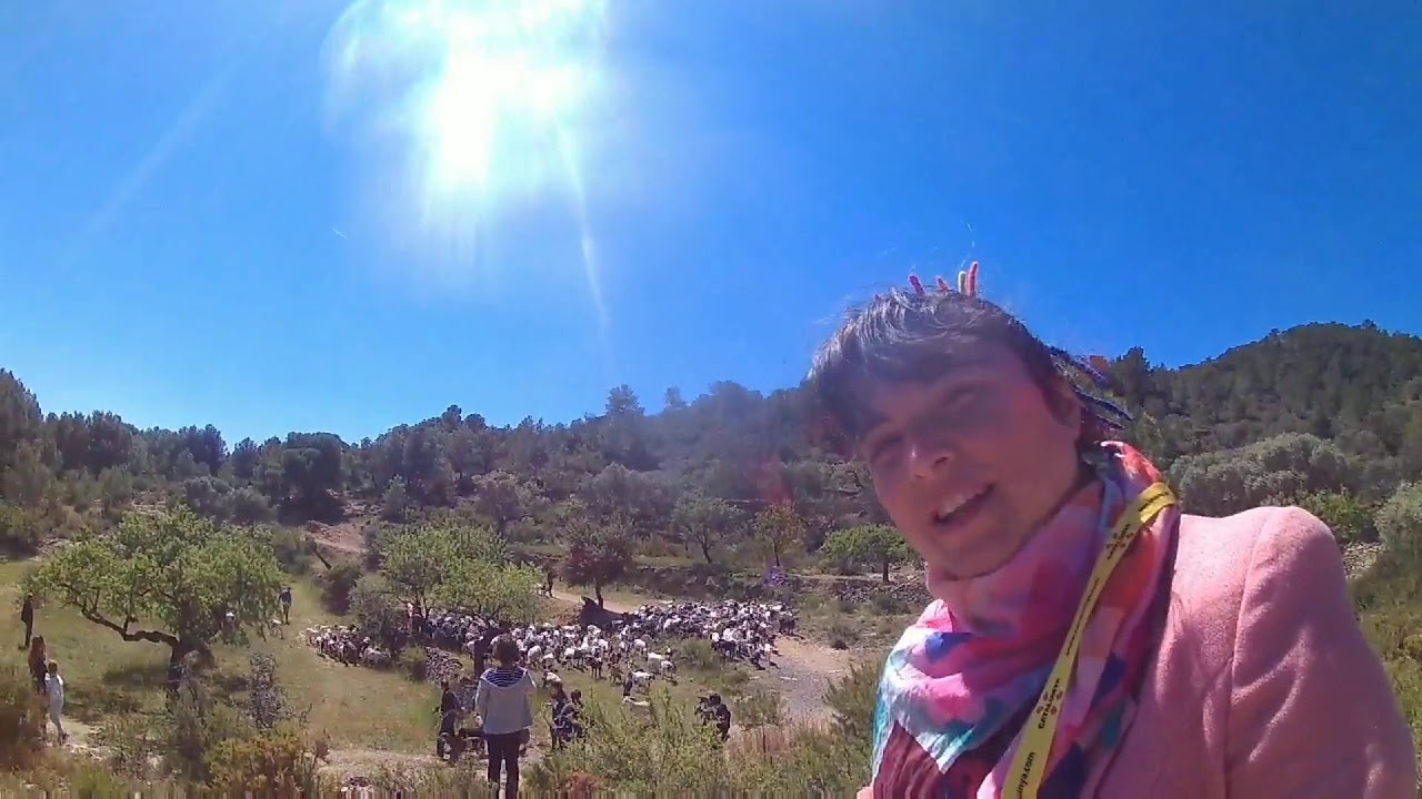 Rasquera (cap 2): La baixadada de la cabra blanca