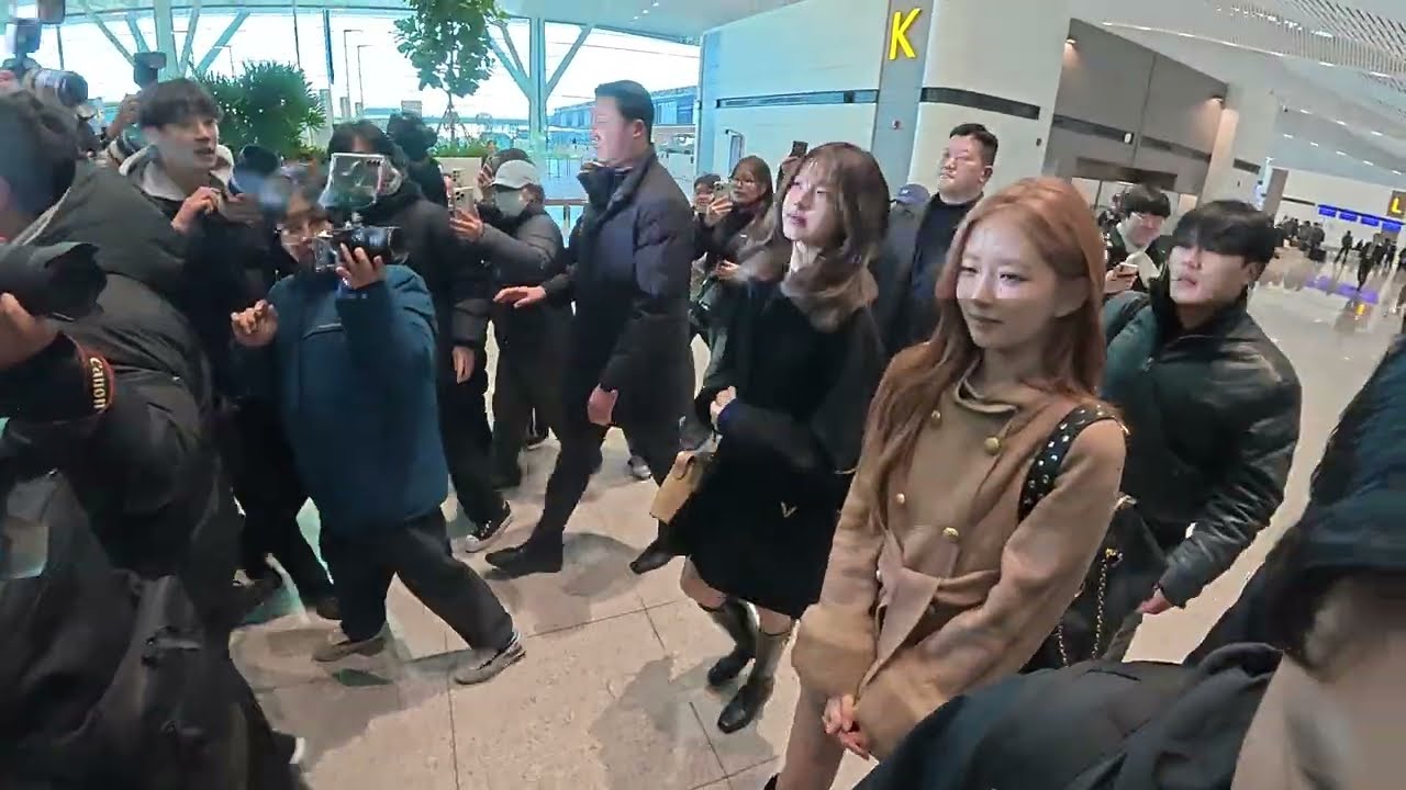 아이브 레이 리즈 파리패셔쇼 출국중에 포토타임
