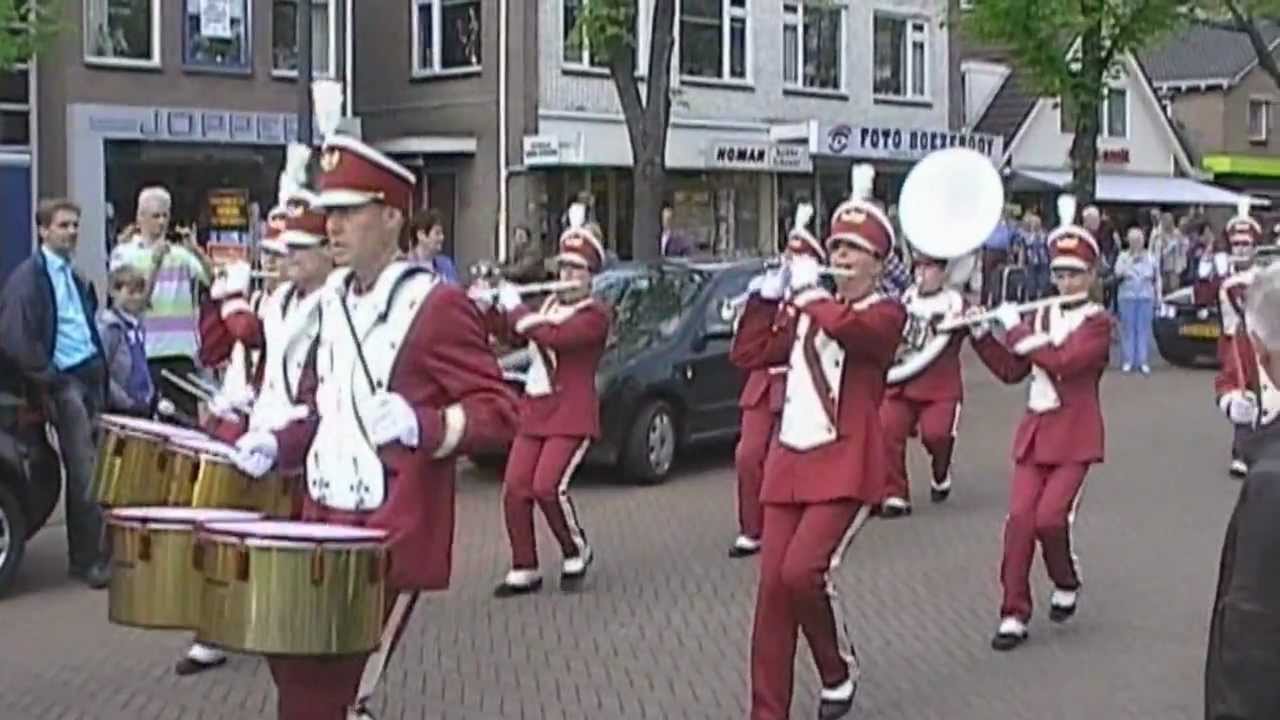 2012-05-19 Streetparade Showband Noordenveld.wmv
