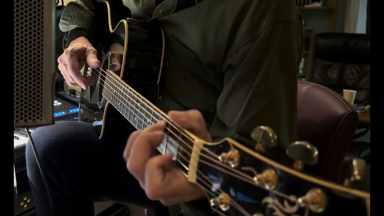 Moon river / Henry Mancini ; Johnny Mercer . - Cover / bek