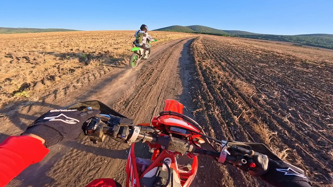 Beta Xtrainer 300 Chasing a Kawasaki KX450F | A Casual Ride