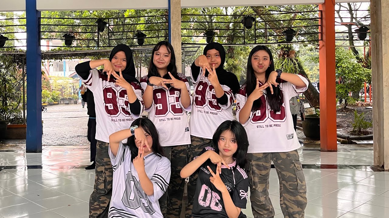 K-Pop in Public ~ Ekskul Modern Dance | NMIXX - 'Soñar (Breaker)' 