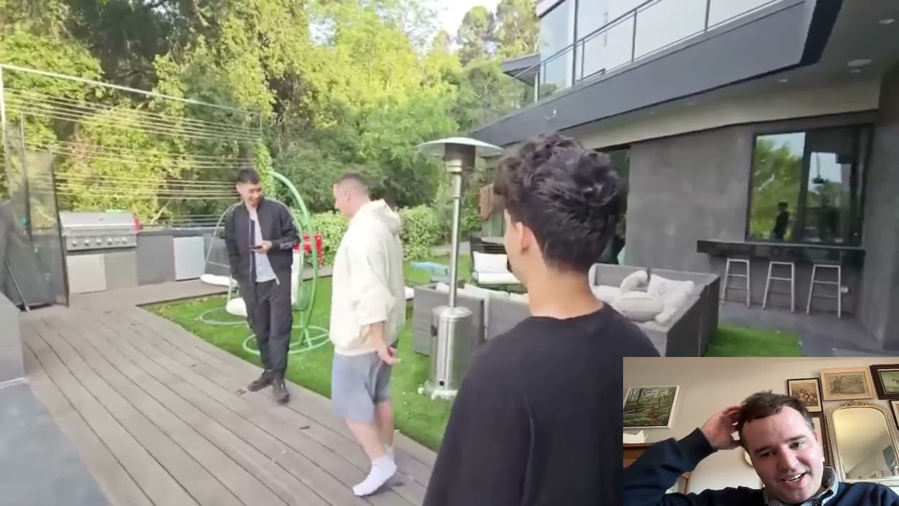 FaZe 17 br streamer house, I am curious, what is that wire behind the grill?