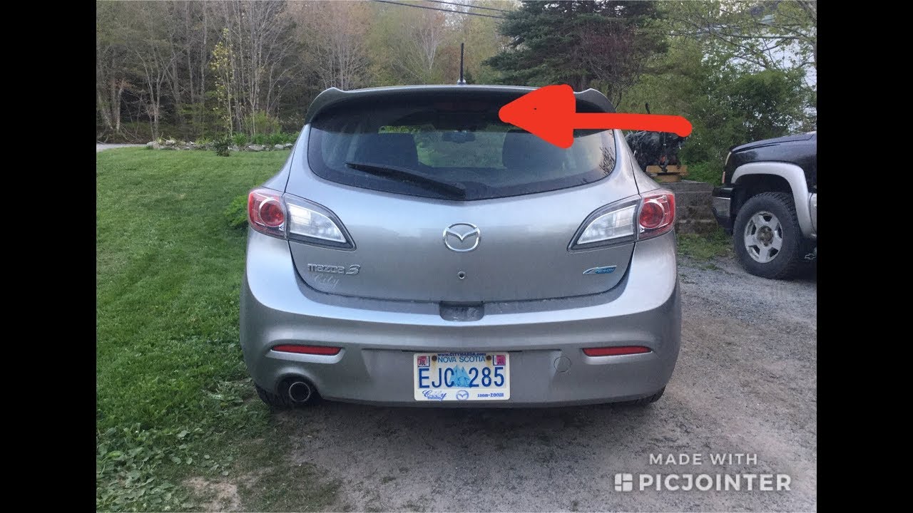 Как заменить третий стоп-сигнал на Mazda 3 Hatchback 2-го поколения (2009-2013 гг.)